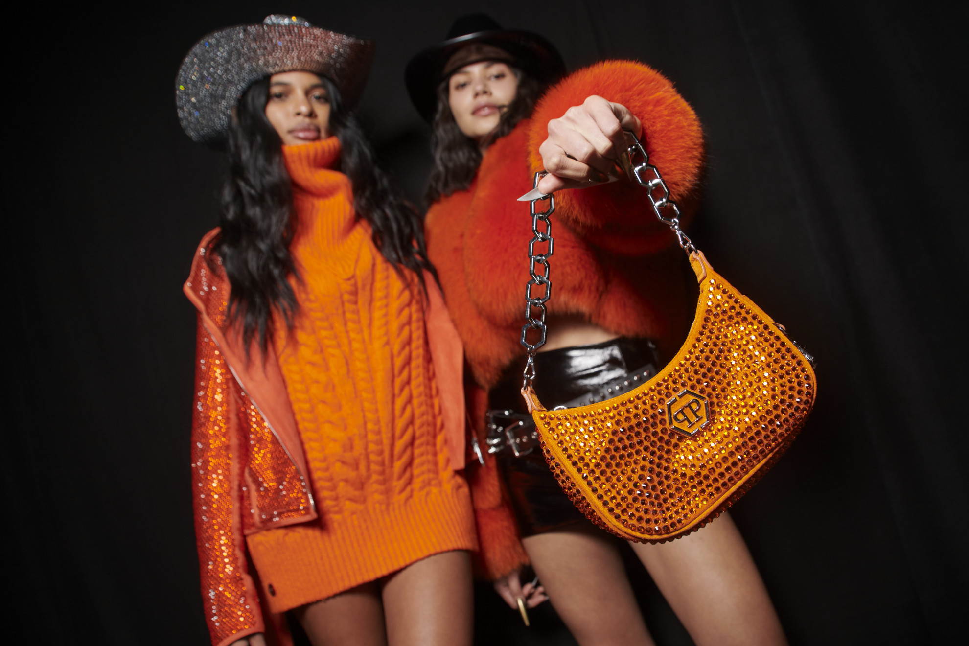 Pumpkin Spice Vibes και το πορτοκαλί απογειώνεται στο ultra trendy χρώμα που πρέπει να φορέσεις