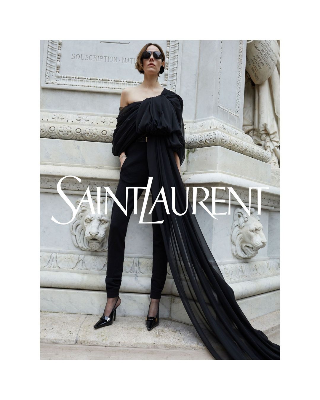 Contemporary Elegance: Ο Anthony Vaccarello αποτυπώνει την εμβληματική αισθητική του Saint Laurent 