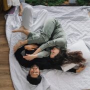 Πώς θα φτιάξεις τη σχέση σου με τον ύπνο με αυτό τη μέθοδο που έχει γίνει viral στο TikTok