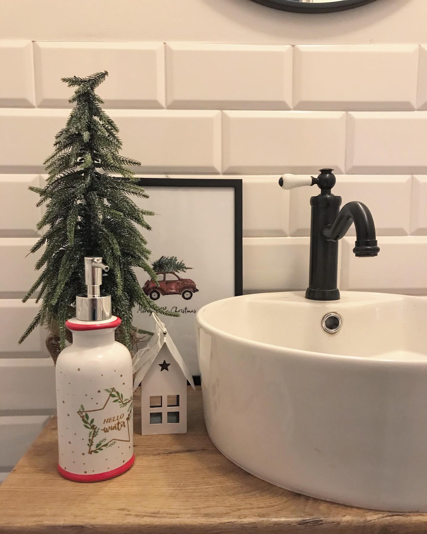 5 χριστουγεννιάτικες ιδέες διακόσμησης για να ανανεώσεις το μπάνιο