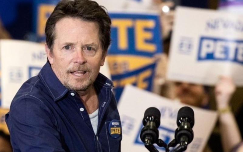 Michael J. Fox: Αποκαλύπτει τη δωρεά του Matthew Perry στο ίδρυμα για την θεραπεία του Πάρκινσον