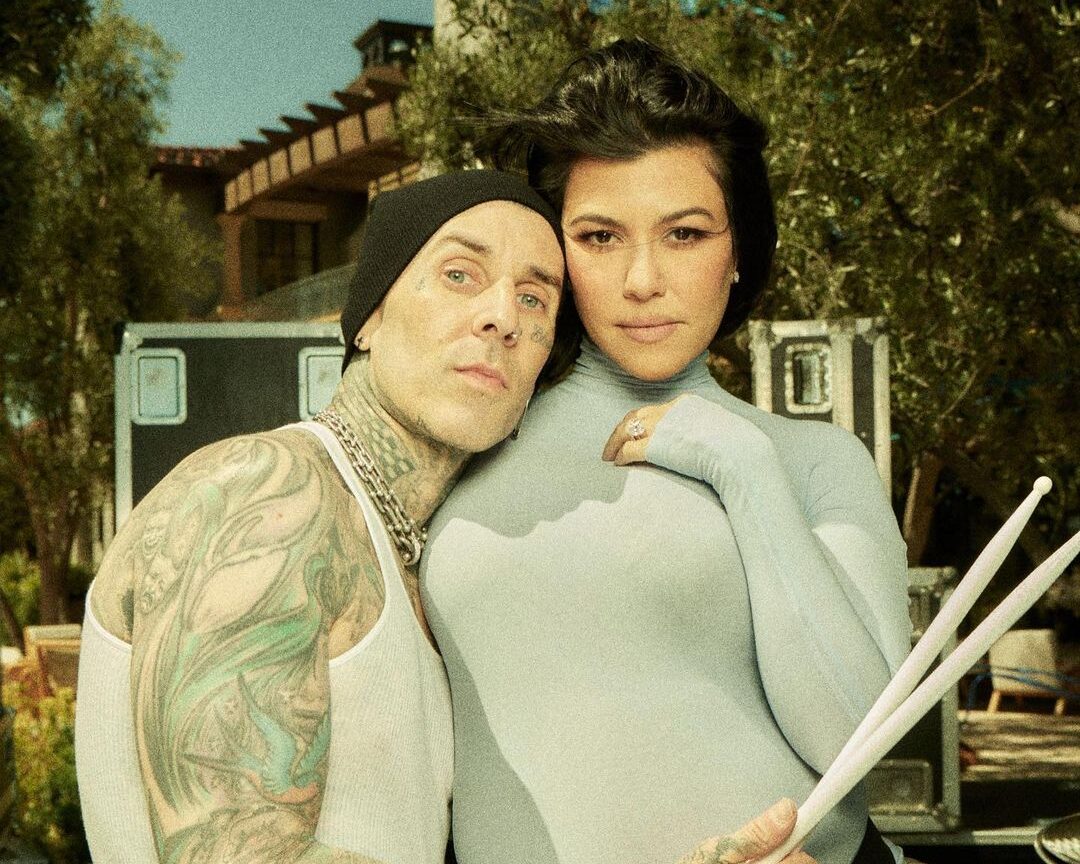 Η Kourtney Kardashian για 4η φορά μαμά- Έφερε στον κόσμο το πρώτο της παιδί με τον Travis Barker