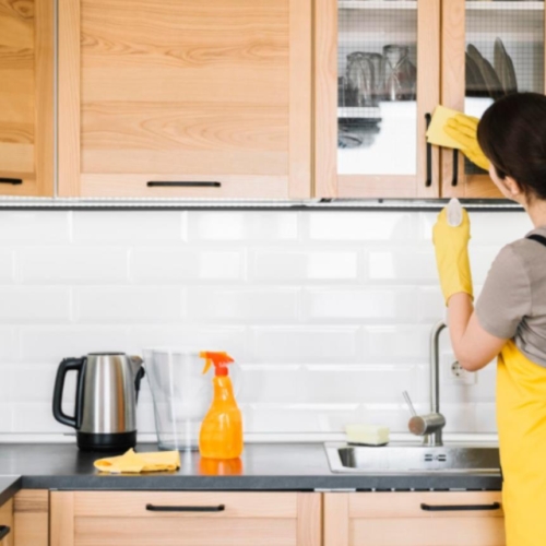 Το μυστικό για να έχεις πάντα καθαρά ντουλάπια στην κουζίνα