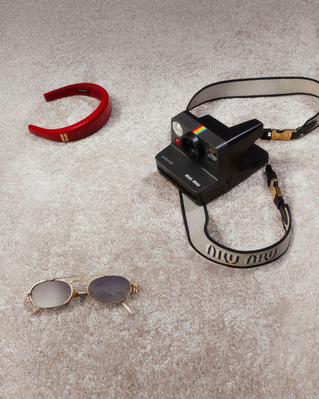 Happy Miu Year: Η συλλογή δώρων της Miu Miu περιέχει από Polaroid μηχανές μέχρι Marshall ακουστικά