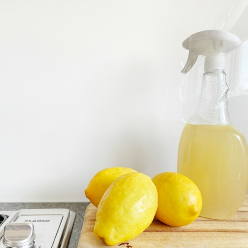 3 φρούτα για να διώξεις τα υπολείμματα σαπουνιού από το μπάνιο σου