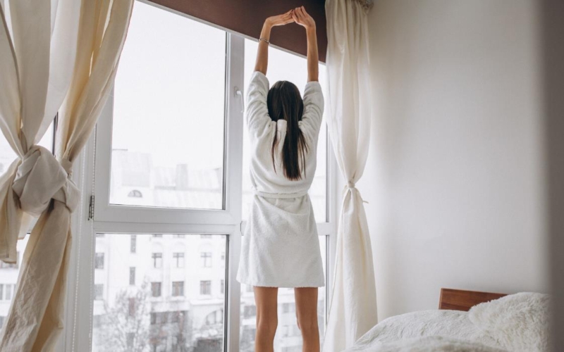 7 tips για να σηκώνεσαι νωρίς το πρωί από το κρεβάτι