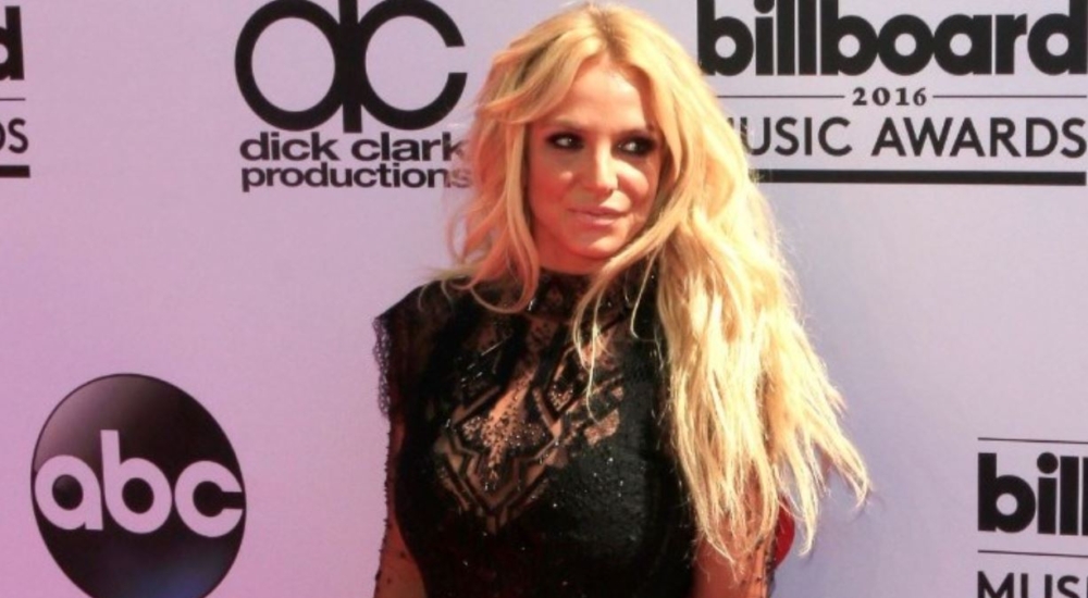 Britney Spears: Ο Brad Pitt και η Reese Witherspoon θέλουν τα δικαιώματα του βιβλίου της για ταινία