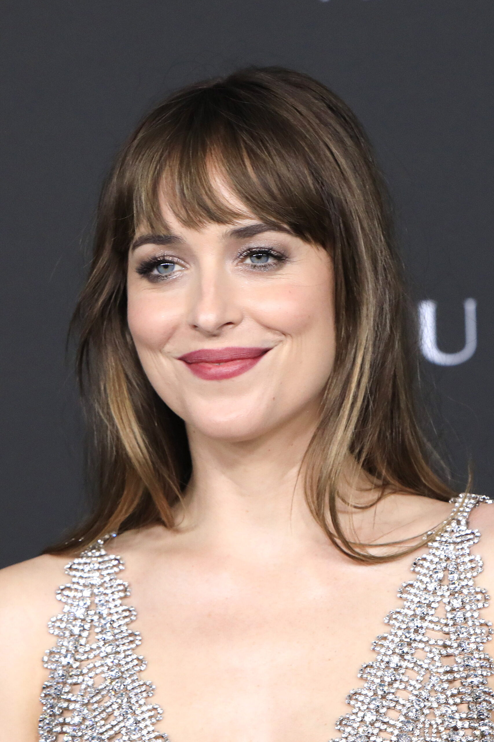 Η Dakota Johnson δηλώνει πως ο ύπνος είναι η Νο1 προτεραιότητά στη ζωή της και εξηγεί γιατί
