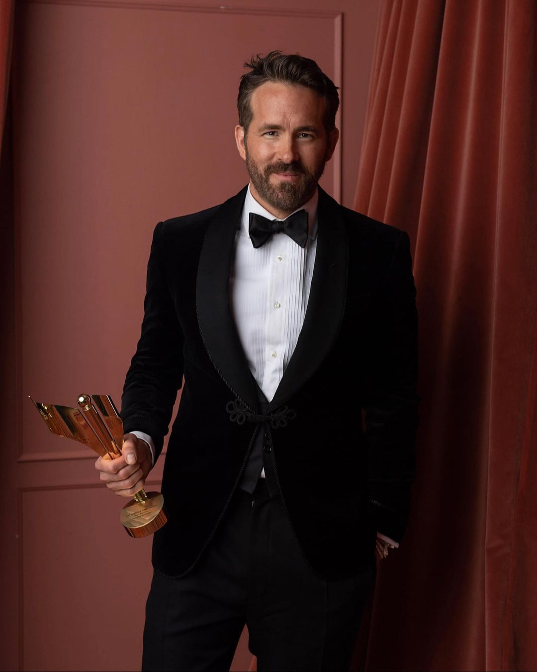 Ο Ryan Reynolds είναι fan των ρούχων της Gigi Hadid και τη διαφημίζει μέσω Instagram