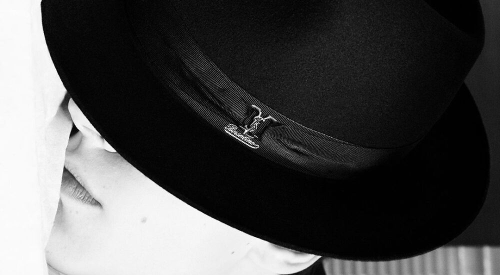 Ο Saint Laurent και η διάσημη μάρκα με καπέλα Borsalino συνεργάζονται σε μια συλλογή capsule