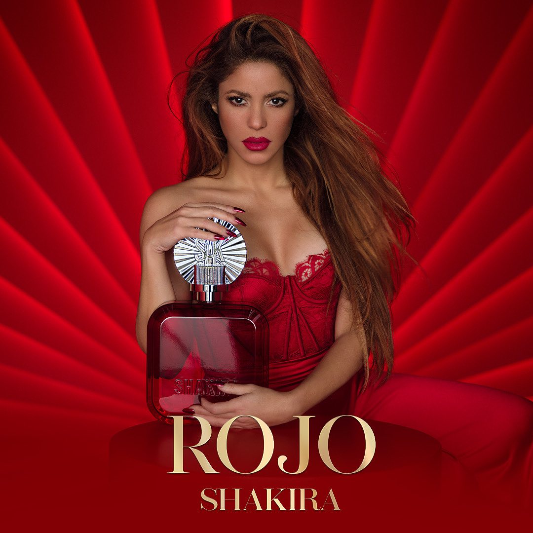 Η Shakira βάζει τις δολοφονικές καμπύλες της μπροστά για τη διαφήμιση του νέου της αρώματος