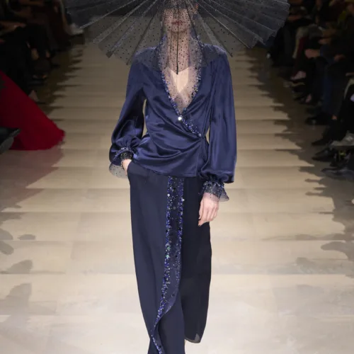 Giorgio Armani Privé Couture S24: Ένα φανταστικό ταξίδι από τη Δύση στην Ανατολή