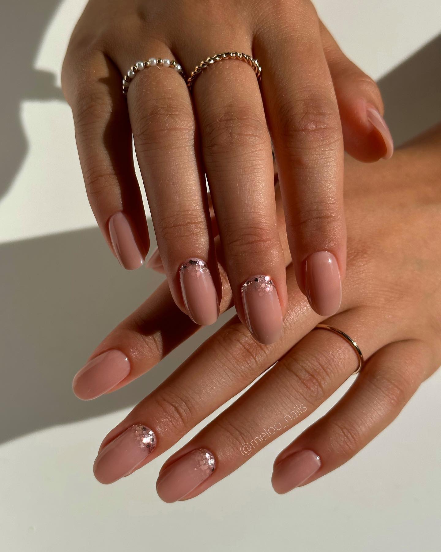 Almond nails: Το σχήμα που κολακεύει τα νύχια και 6 ιδέες για να επιλέξεις αυτό που σου ταιριάζει