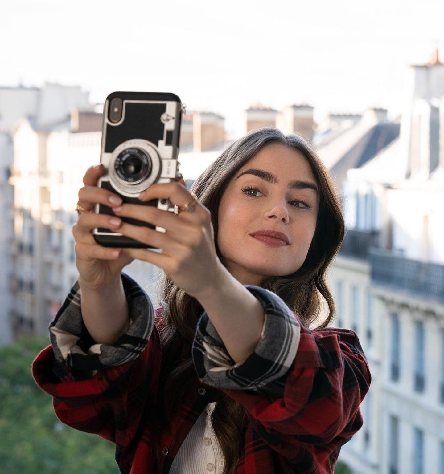 Emily in Paris: Όσα ξέρουμε μέχρι τώρα για την πολυανεμενόμενη 4η σεζόν