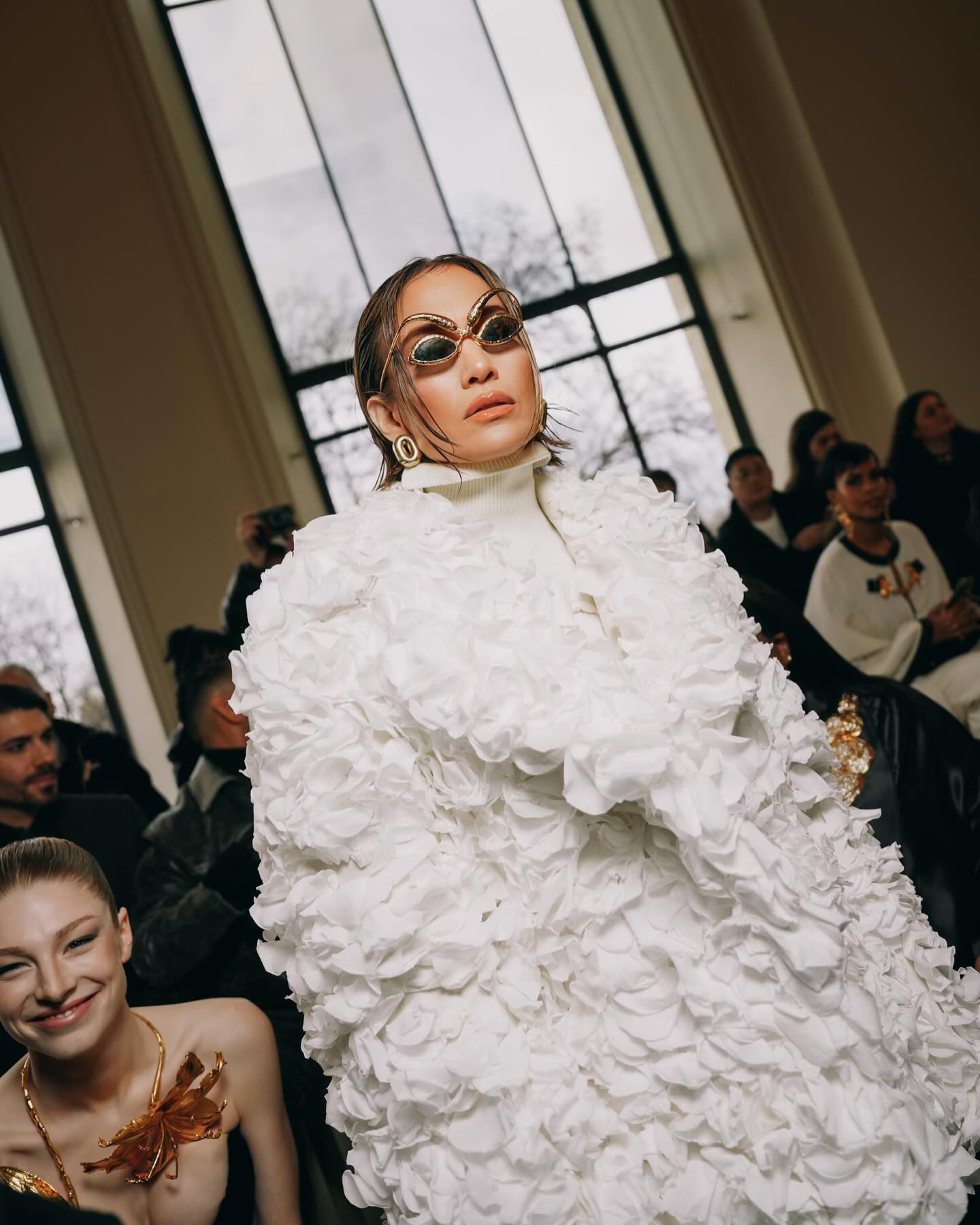 Η Jennifer Lopez έκοψε τα μαλλιά της σε ένα super κοντό bomb για την Haute Couture στο Παρίσι