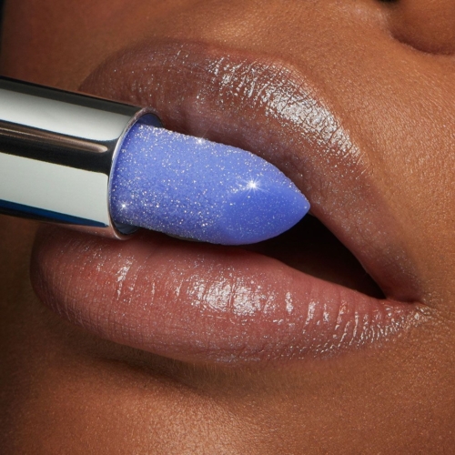 To lip balm με glitter που έχει γίνει viral στο TikΤok και δίνει glam στα χείλη