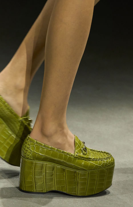 Τα 4 not trendy παπούτσια για να αποφύγεις να φορέσεις αυτή την άνοιξη-καλοκαίρι '24