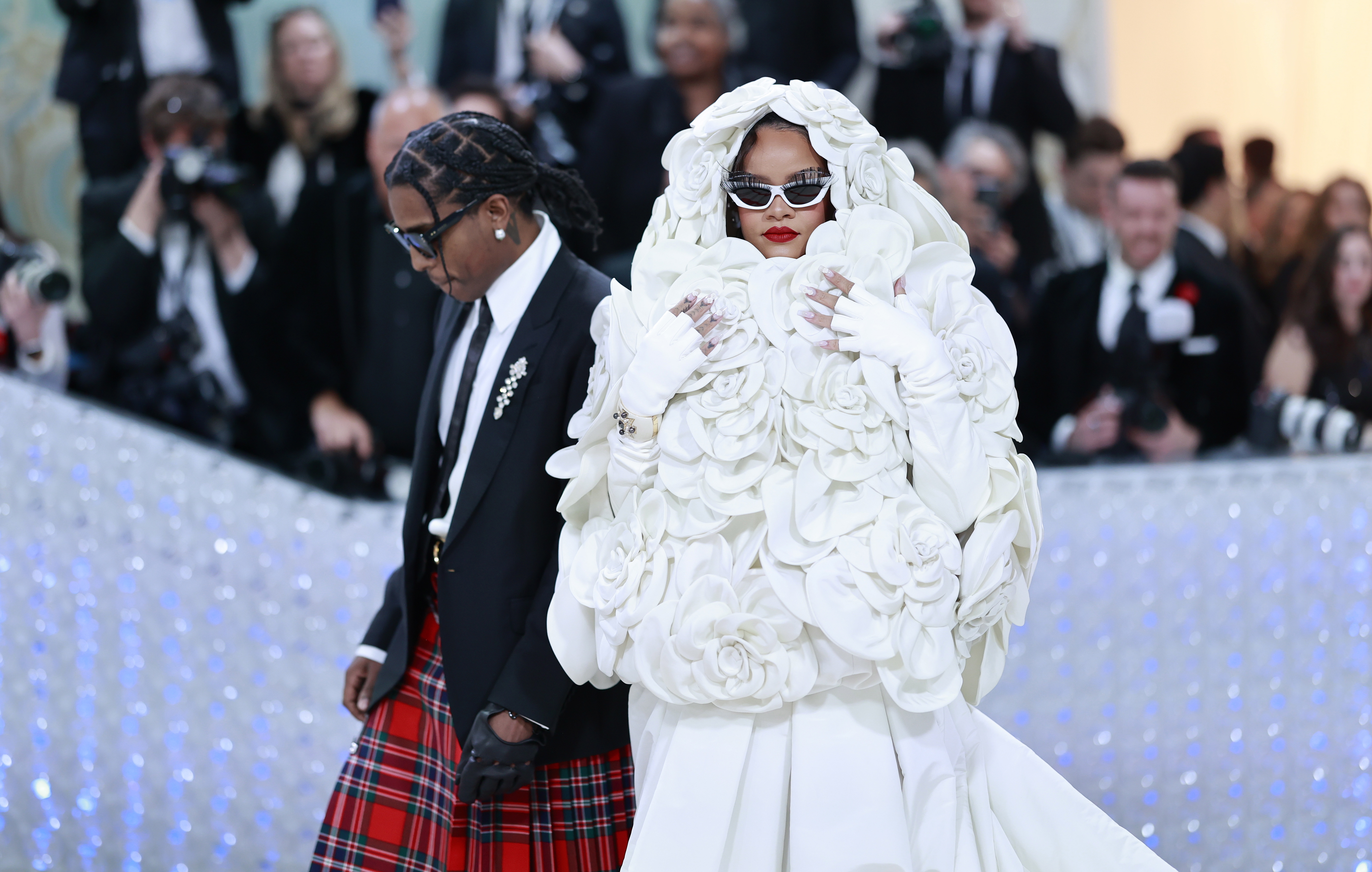 Η Rihanna δημιουργεί το απόλυτο «Luxe Western» look ένα από τα trend του SS '24