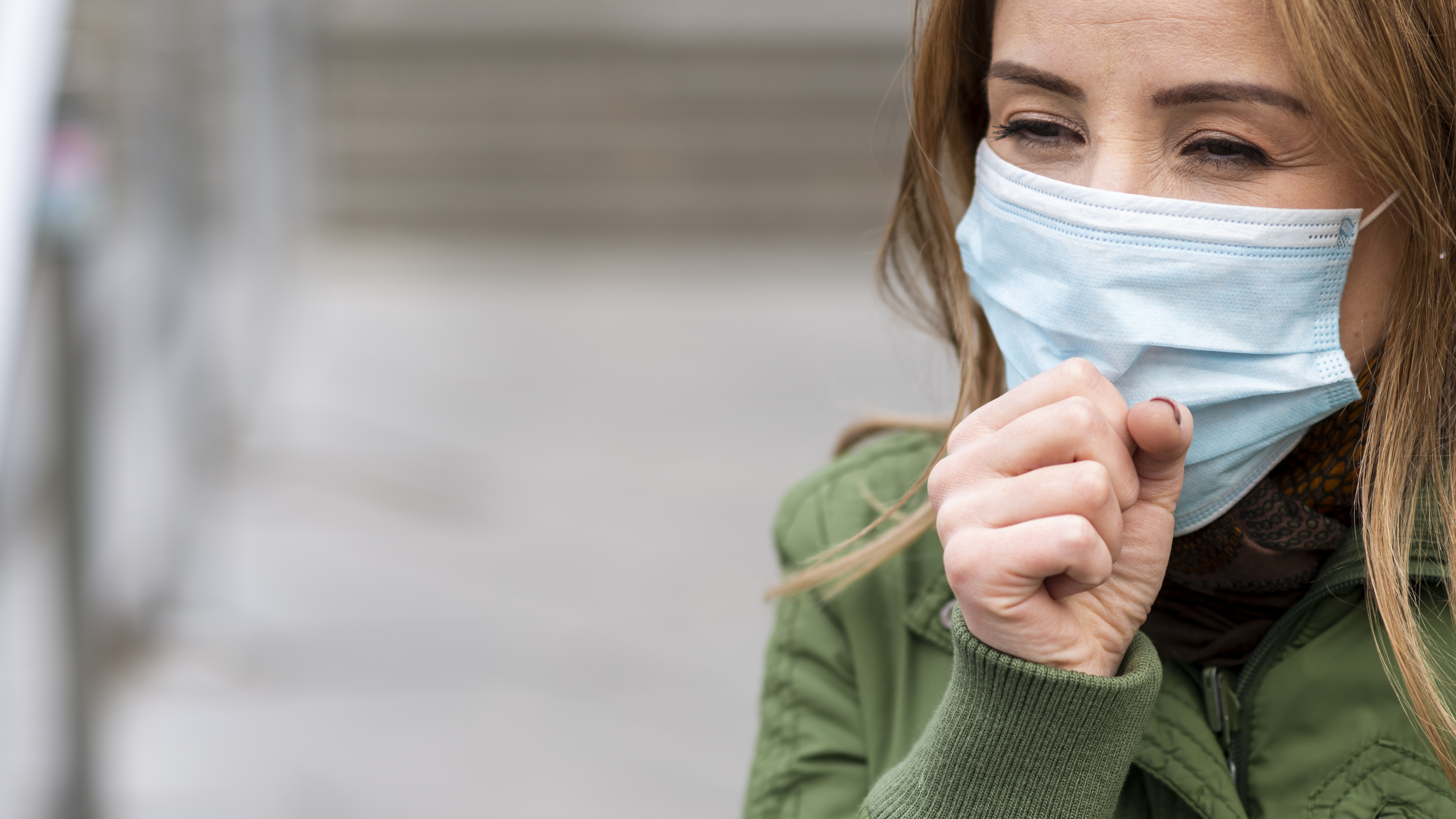Βήχας από covid vs γρίπη: Πώς θα τα ξεχωρίσεις