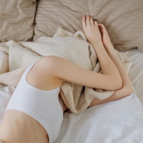 Είναι καλός ο ύπνος στο απόλυτο σκοτάδι; 5 λόγοι που φωνάζουν ξεκάθαρα ναι