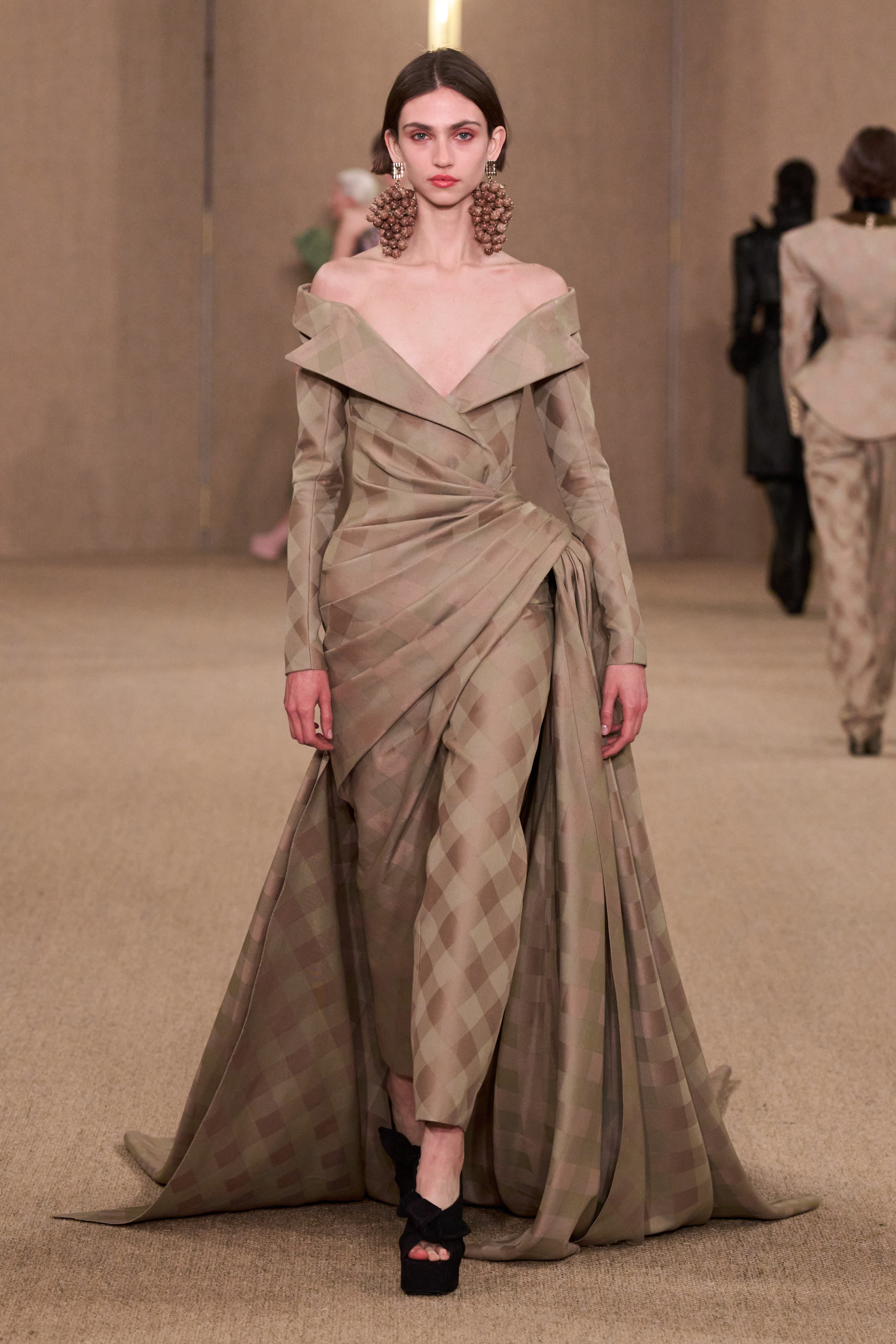 Η Γαλλική εξοχή αποτυπώθηκε απόλυτα στη συλλογή του Balmain FW ’24