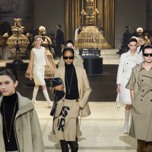 Dior: 3 fashion trends που λάνσαρε στο show του FW 24/25 και δε βλέπουμε την ώρα να τα υιοθετήσουμε
