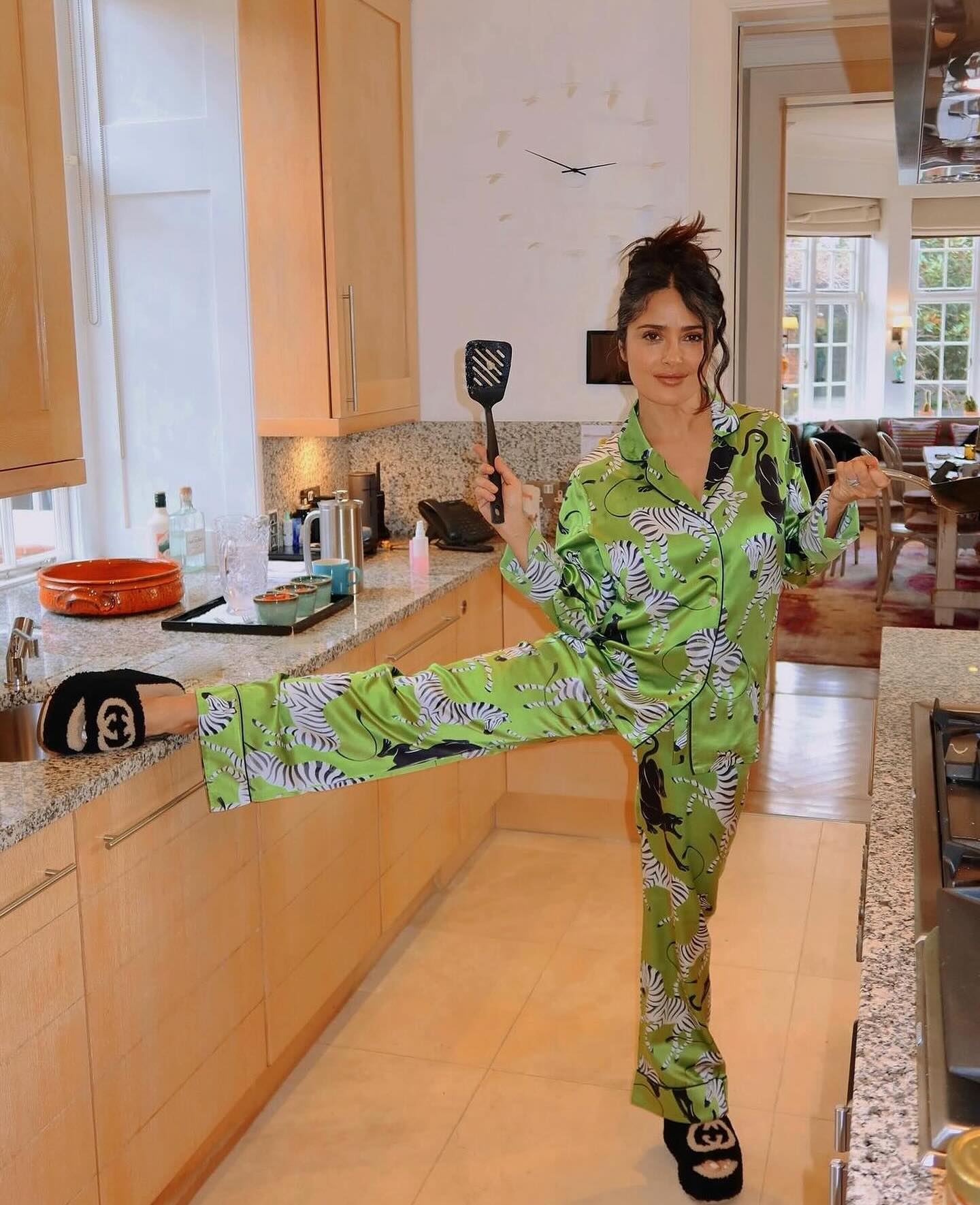 Η Salma Hayek έχει υιοθετήσει στην κουζίνα της το απόλυτο deco trend που γίνεται μανία