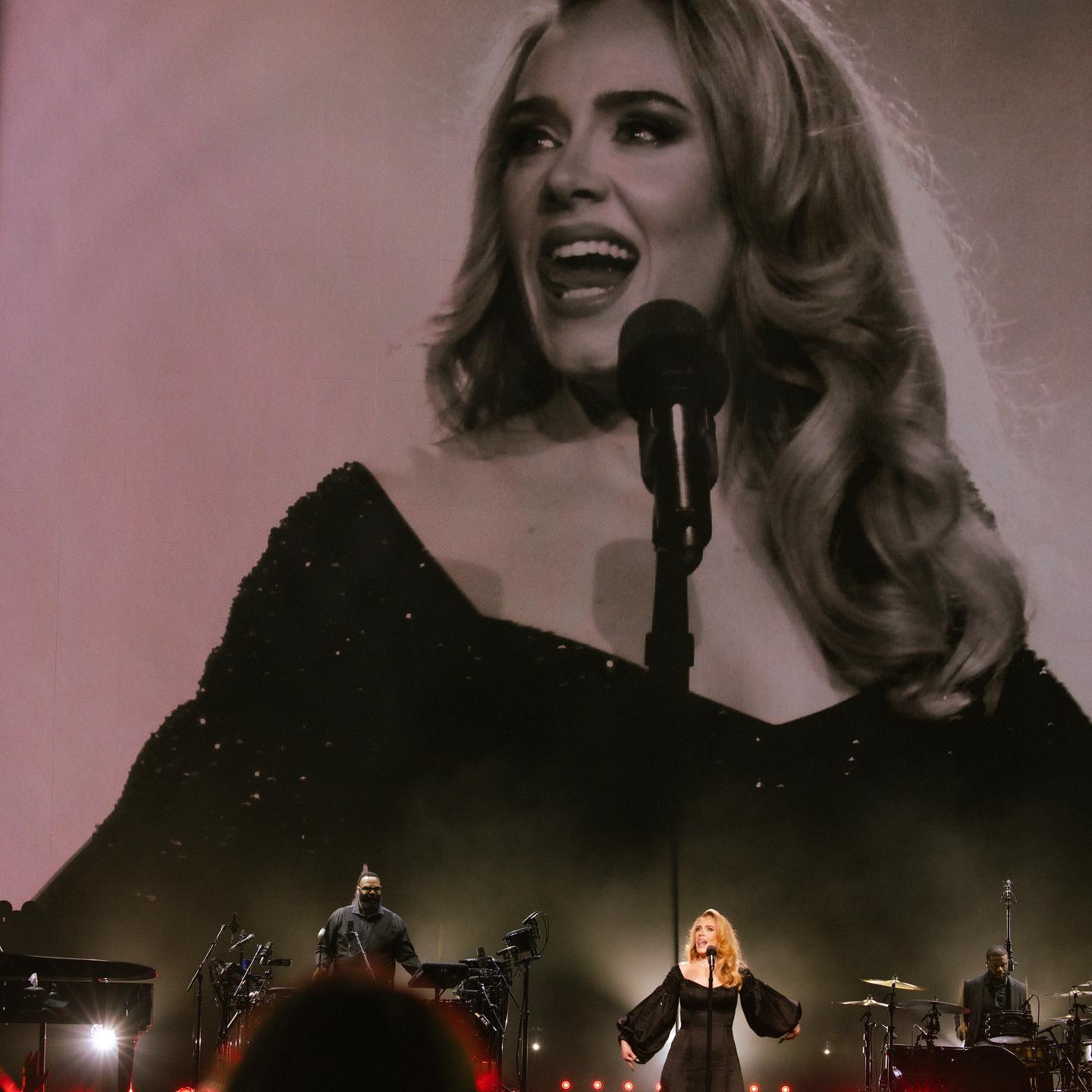 Η Adele αναβάλλει τις παραστάσεις της στο Λας Βέγκας λόγω υγείας- Τι συμβαίνει με τη star