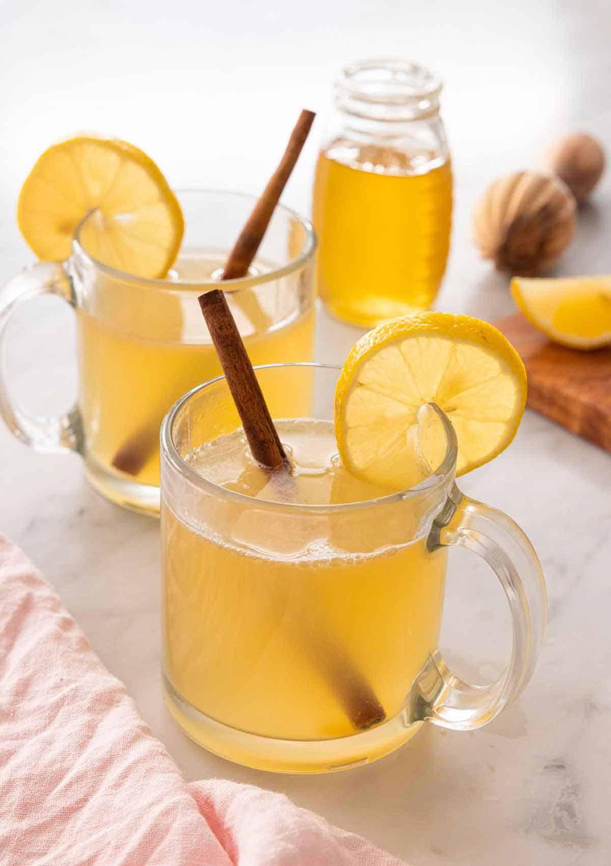 Hot Toddy: Ζέστανε μια κρύα νύχτα με ένα νόστιμο σπιτικό cocktail