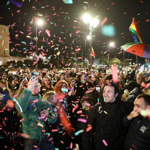 Νίκησε η αγάπη! Η Ελλάδα είναι η 1η Ορθόδοξη Χριστιανική χώρα που αναγνώρισε την ισότητα στον γάμο