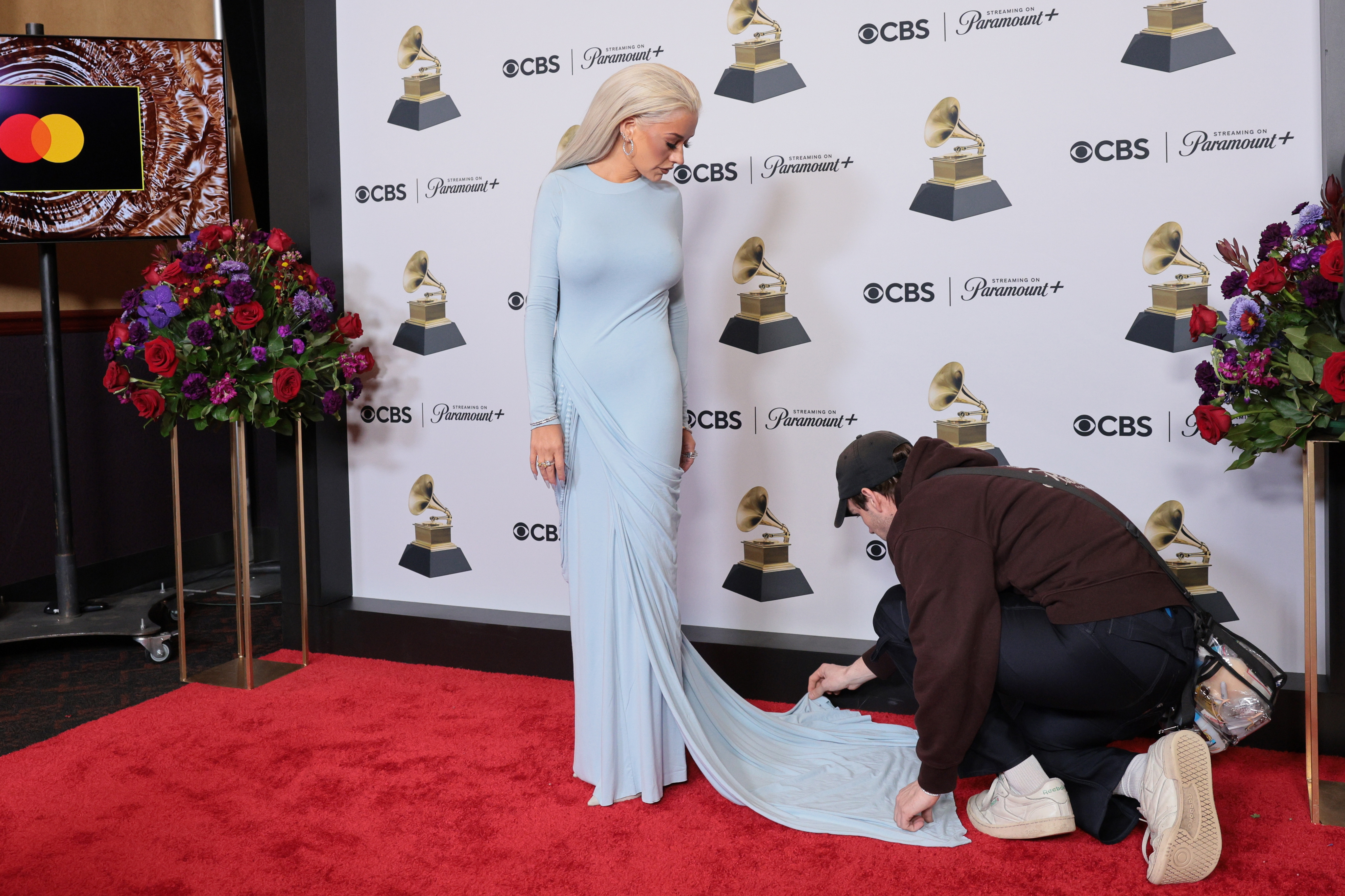 Τα see-through και shimmering φορέματα έλαμψαν στα Grammy Awards 2024