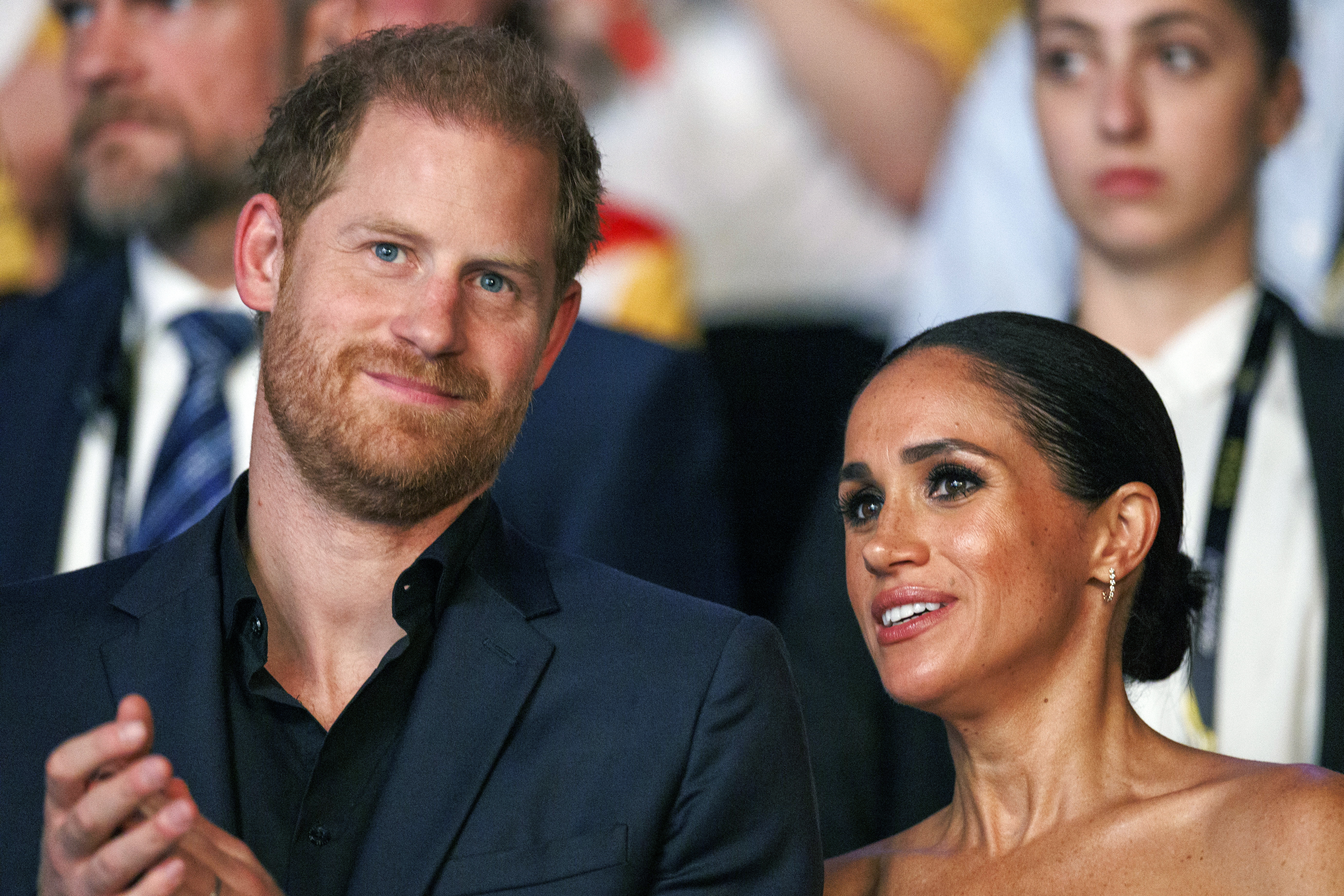 Harry και Meghan έδωσαν στα παιδιά τους άλλο επίθετο αντί Mountbatten-Windsors