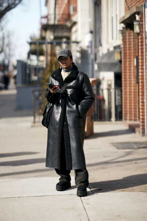 Μπερέδες, beanie και jockey καπέλα ήταν τα trendy αξεσουάρ στα street style της Νέας Υόρκης
