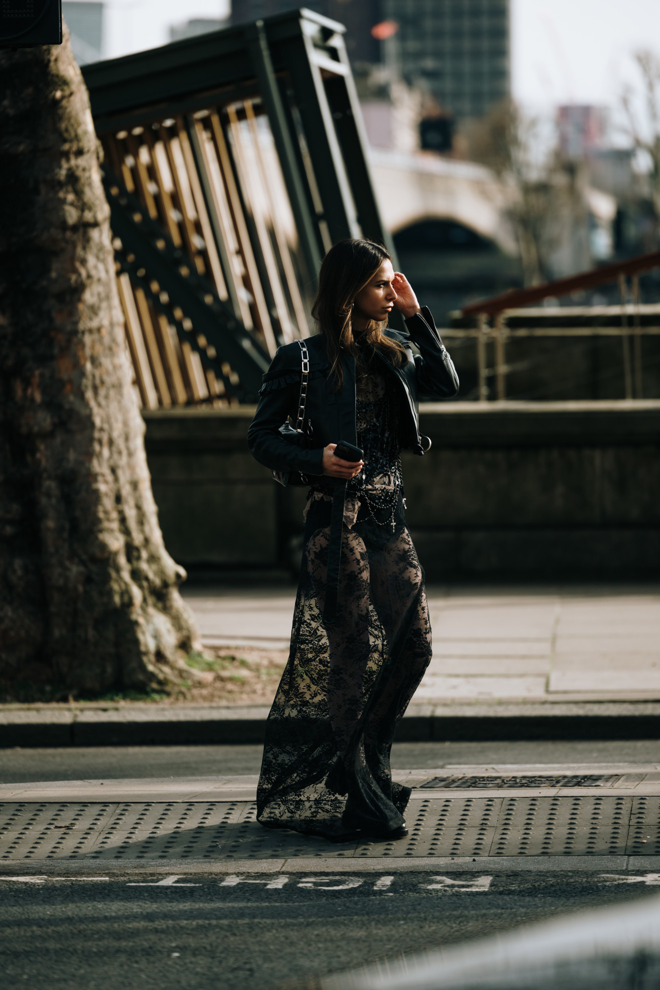 London Fashion Week: Τα looks που ξεχώρισαν στα street style του Λονδίνου