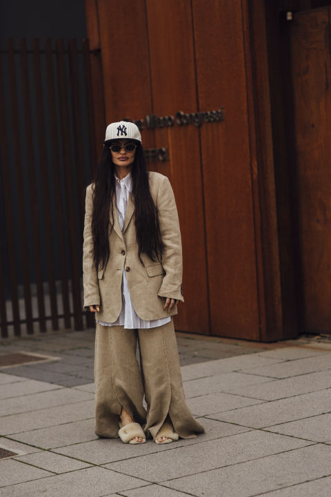 Το power dressing με κοστούμια επικράτησε στo street style στην Εβδομάδα Μόδας του Μιλάνου