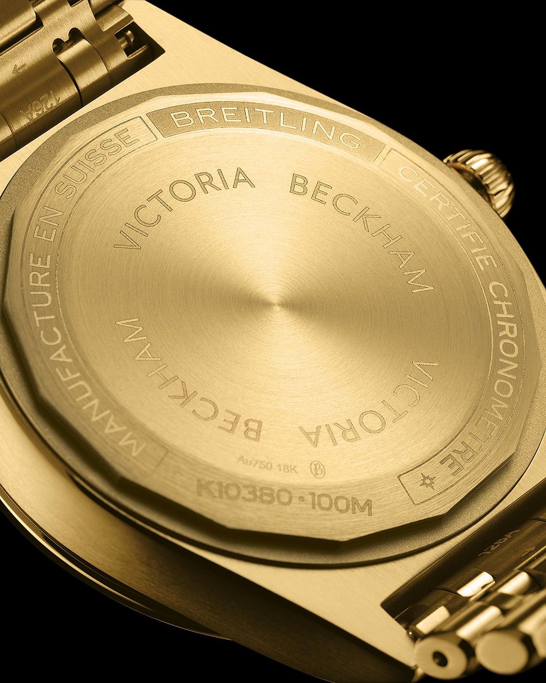 Η Victoria Beckham συνεργάζεται με την Breitling δημιουργώντας τη Limited Edition Chronomat 36