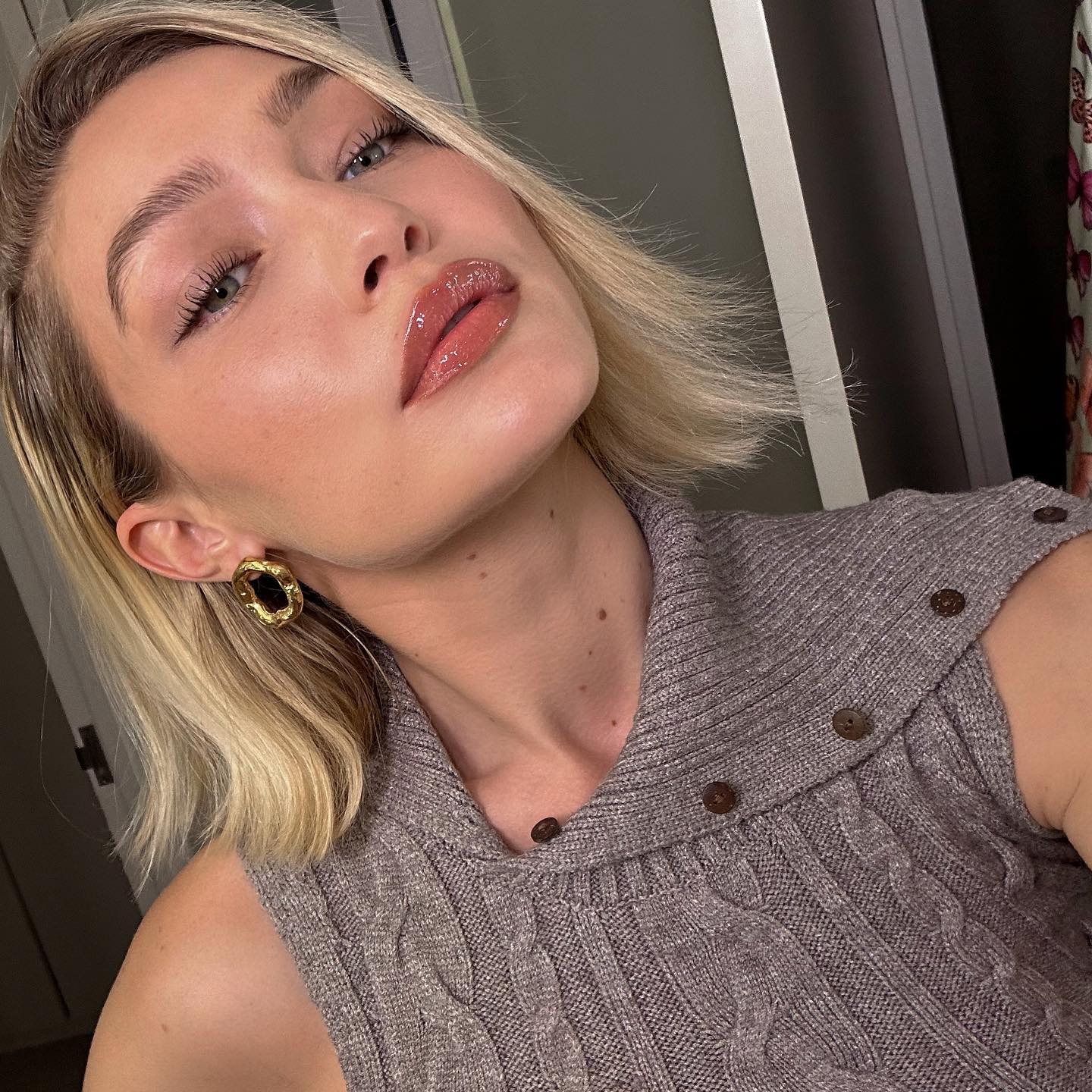 Η Gigi Hadid υιοθέτησε το Flippy Bob Hair Trend και κάνει το καρέ τον πρωταγωνιστή της άνοιξης