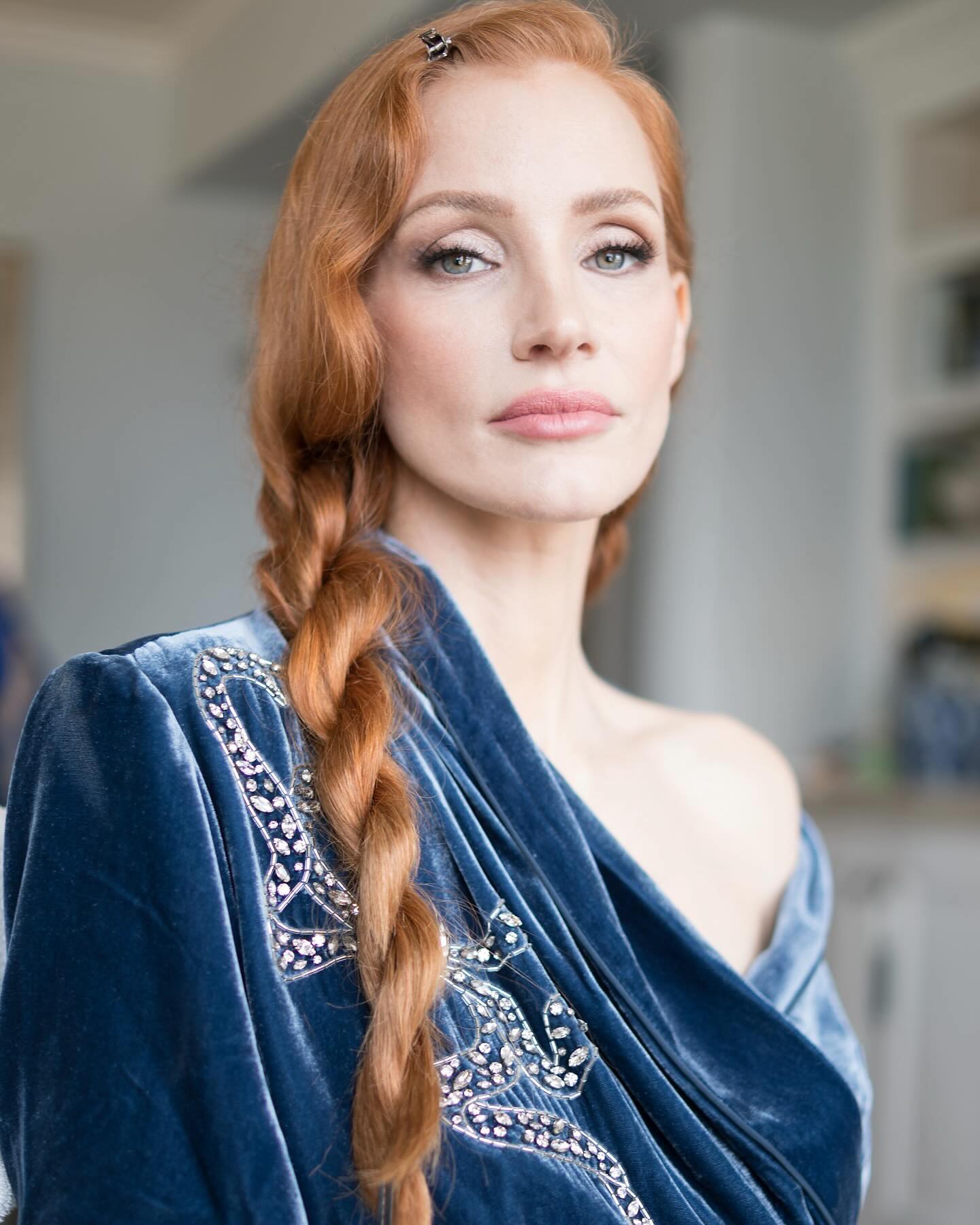 Τα ντουλάπια κουζίνας της Jessica Chastain διαθέτουν την πιο ευέλικτη απόχρωση για έναν φωτεινό χώρo