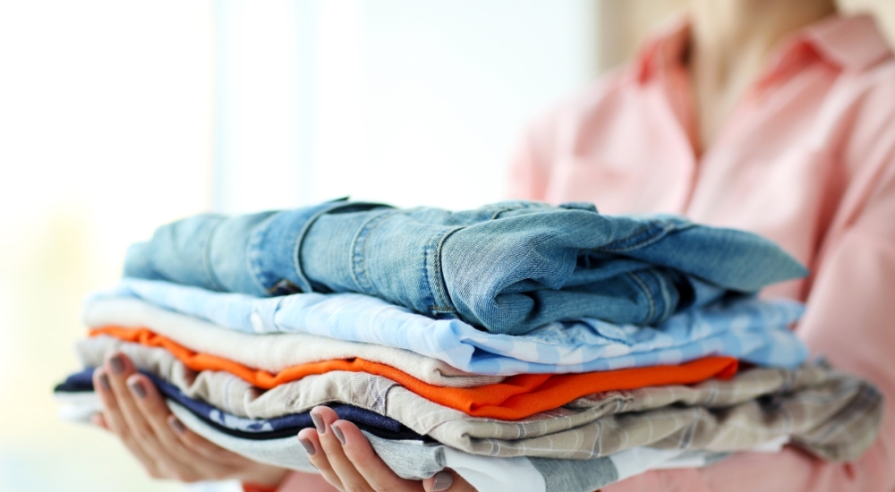Τα λάθη που κάνουμε όταν πλένουμε τα ρούχα και δεν αφαιρούνται πλήρως οι λεκέδες