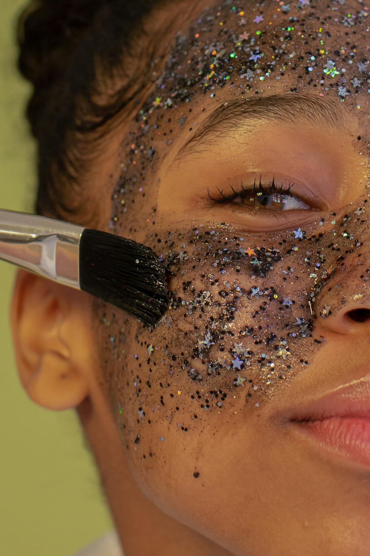 3 DIY μάσκες προσώπου που καταπραΰνουν και ηρεμούν το ευαίσθητο δέρμα