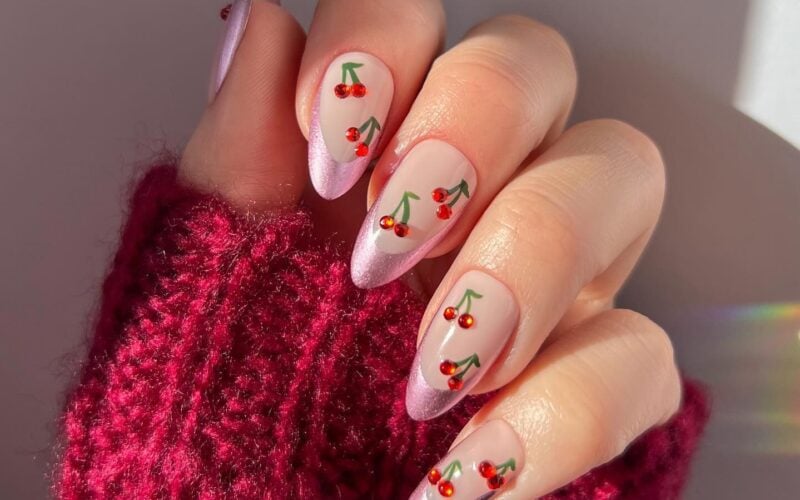 Cherry nails: Τα κεράσια γίνονται έργα τέχνης ομορφαίνοντας τα νύχια σου