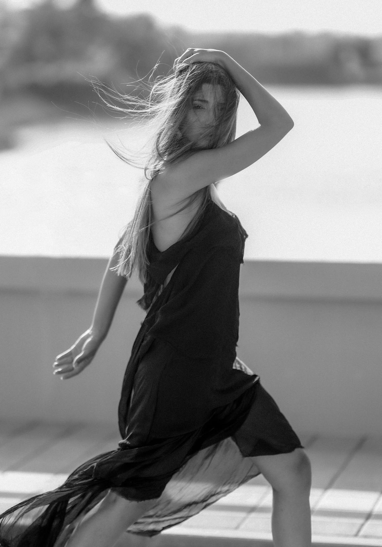 Στρες και δέρμα: Οι ορμόνες που εμπλέκονται όταν είσαι ασχωμένη και επηρεάζουν την επιδερμίδα σου