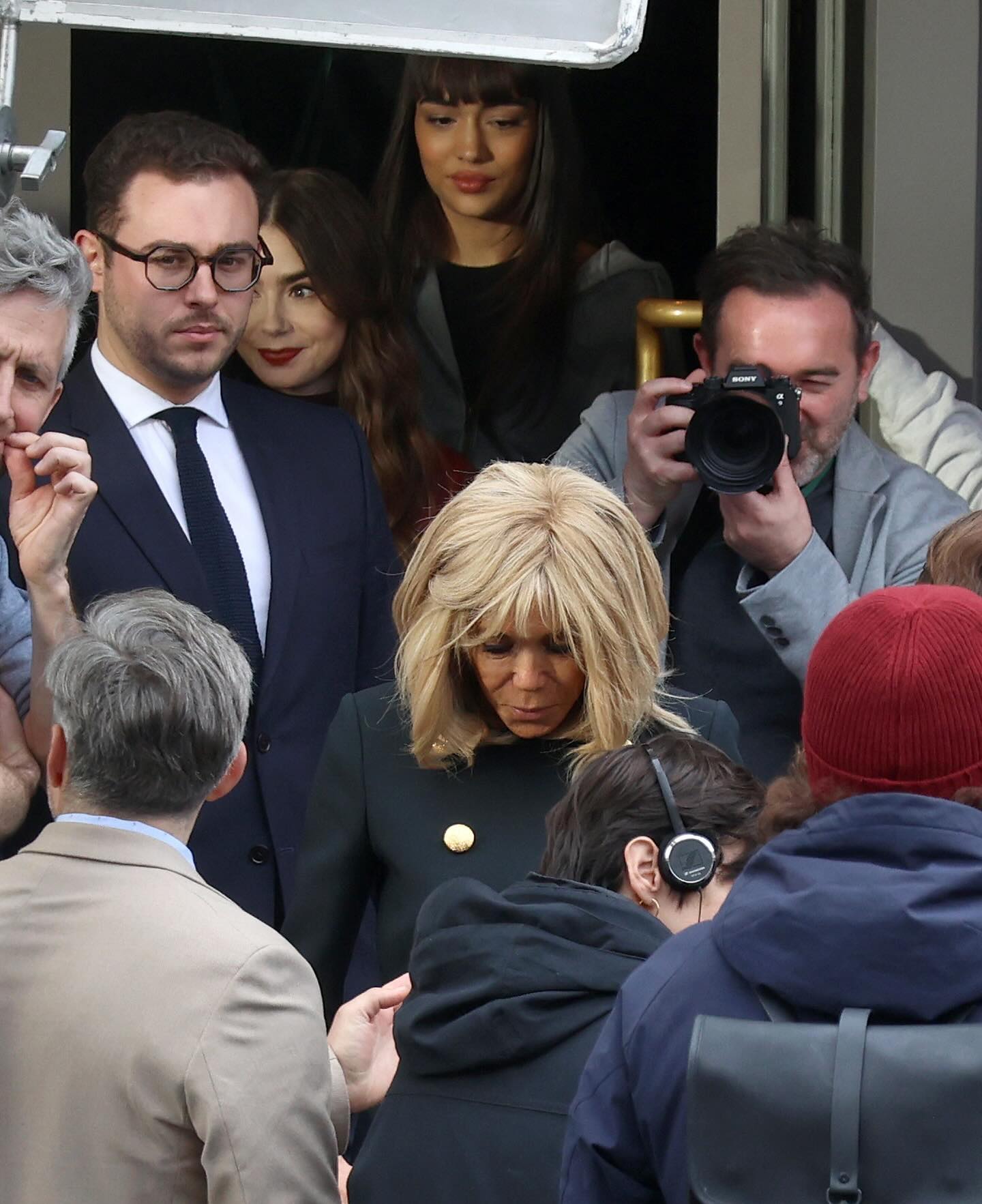 Η εμφάνιση-έκπληξη της Brigitte Macron στη σειρά Emily In Paris