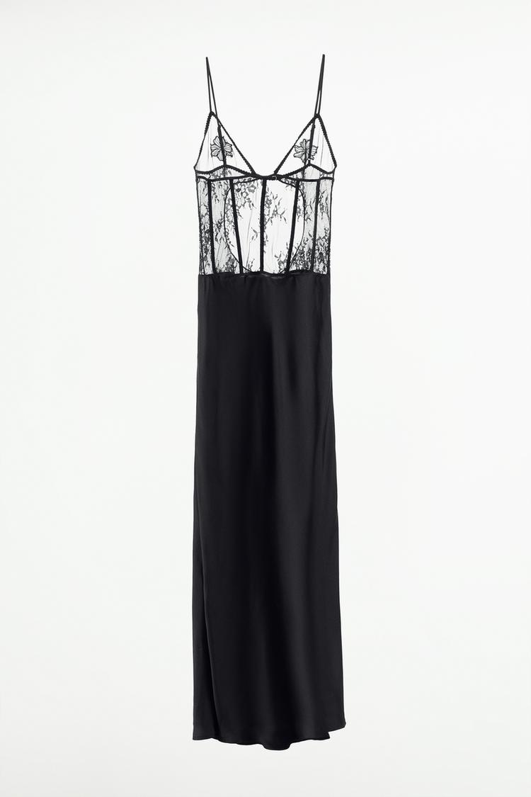 Η Eva Longoria φόρεσε την hot τάση σε φόρεμα το «Sheer Lace Slip Dress» (+3 για να αγοράσεις)