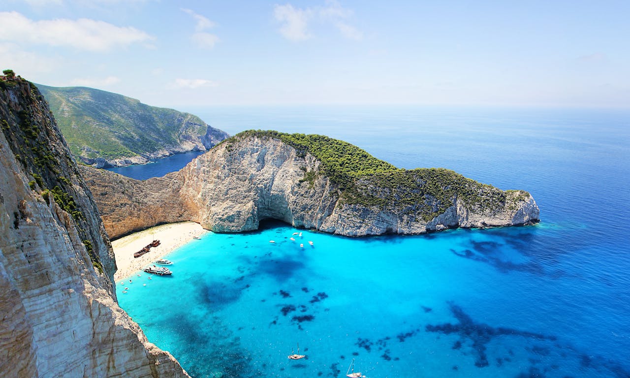 Αυτό το νησί έχει την καλύτερη παραλία στον κόσμο σύμφωνα με τους travel experts