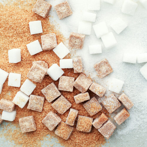 Ζάχαρη Λευκή VS Ζάχαρη Καρύδας: Μύθοι και αλήθειες για το ποια είναι η πιο υγιεινή
