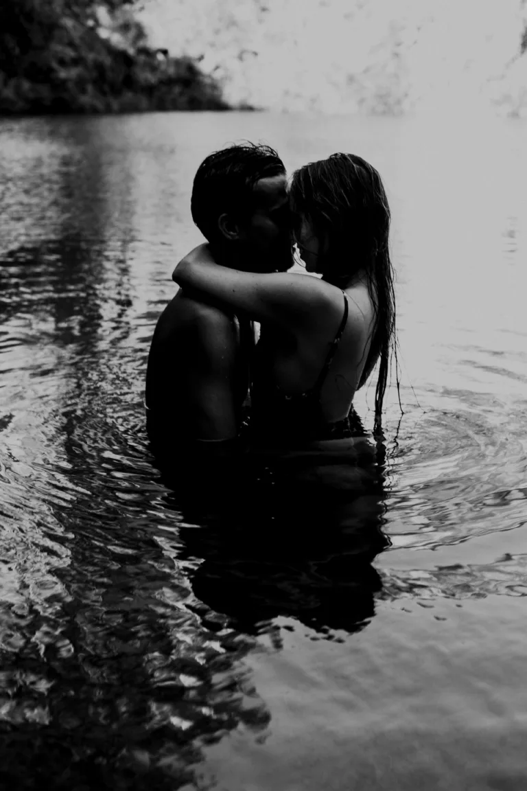 Τα 3 χαρακτηριστικά που ένας άντρας βρίσκει πιο ακαταμάχητα πάνω σου