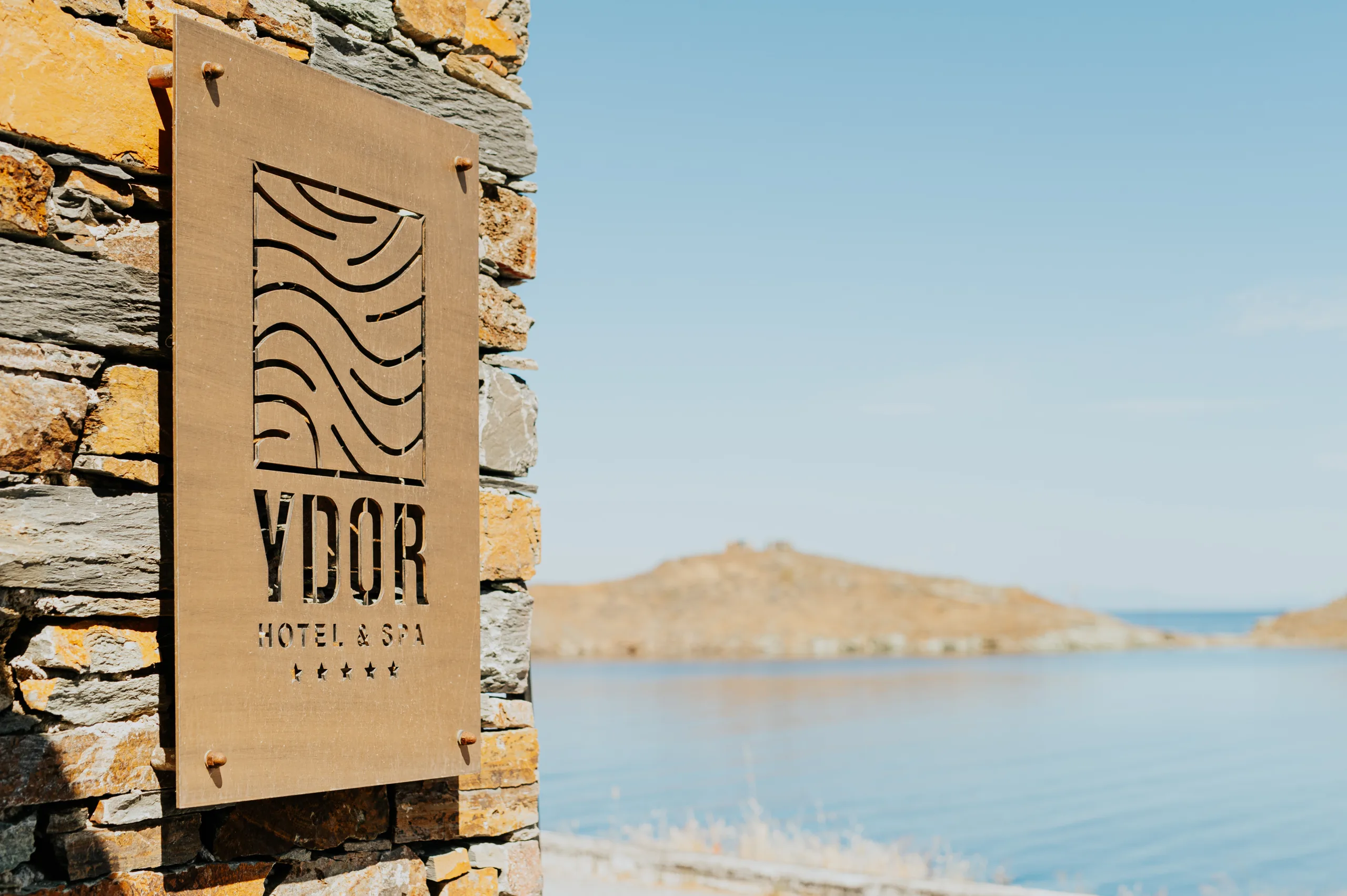 Ydor Hotel & Spa: Το μαγευτικό ξενοδοχείο στην Κέα με την απαράμιλλη ομορφιά και τη θέα στο γαλάζιο