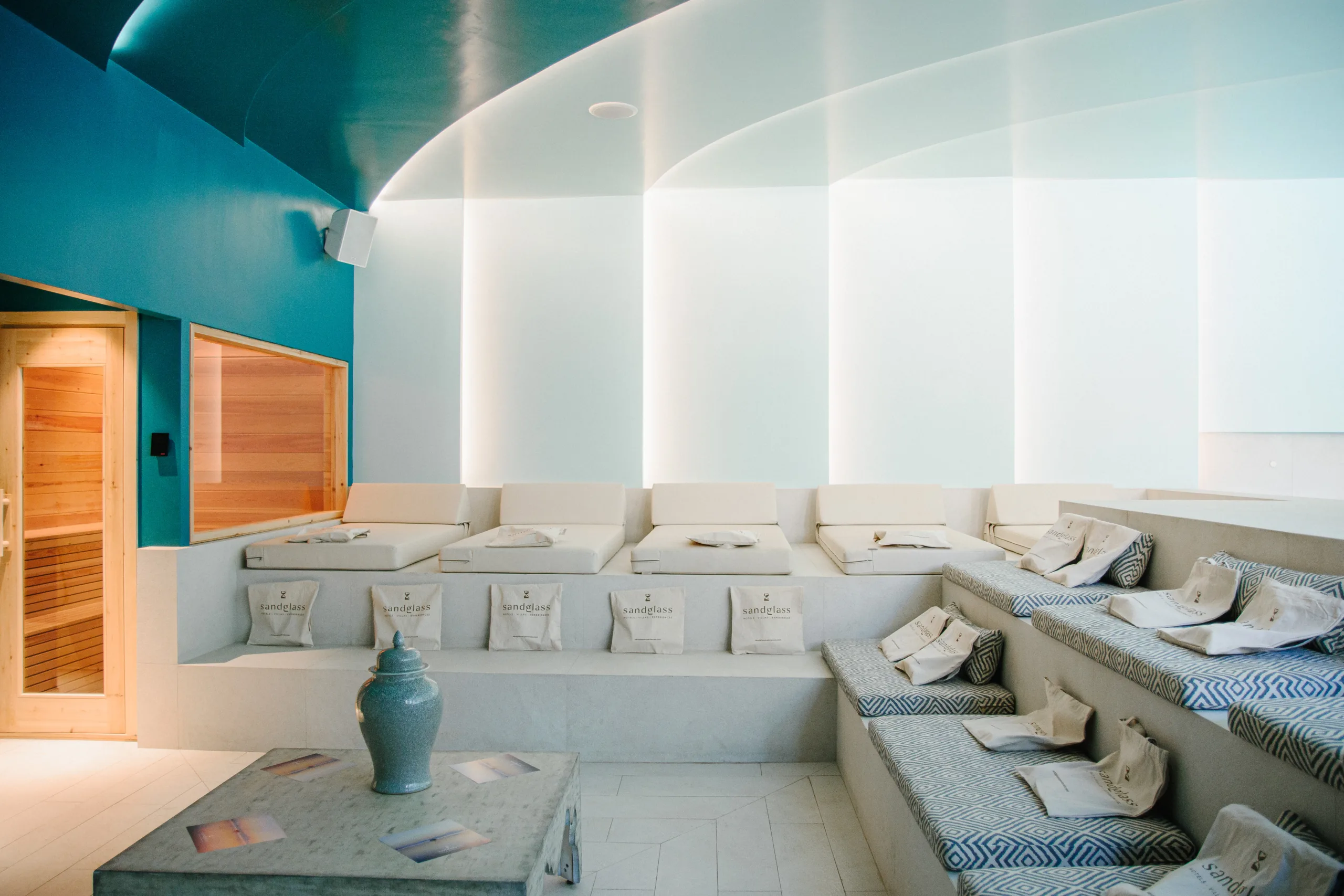 Ydor Hotel & Spa: Το μαγευτικό ξενοδοχείο στην Κέα με την απαράμιλλη ομορφιά και τη θέα στο γαλάζιο
