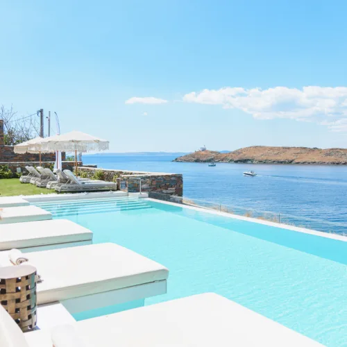 Ydor Hotel & Spa: Το μαγευτικό ξενοδοχείο στην Κέα με την απαράμιλλη ομορφιά και τη θέα στο γαλάζιο